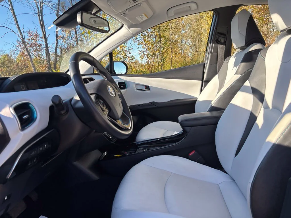 Used 2019 Black Toyota XLE AWD-e image 10