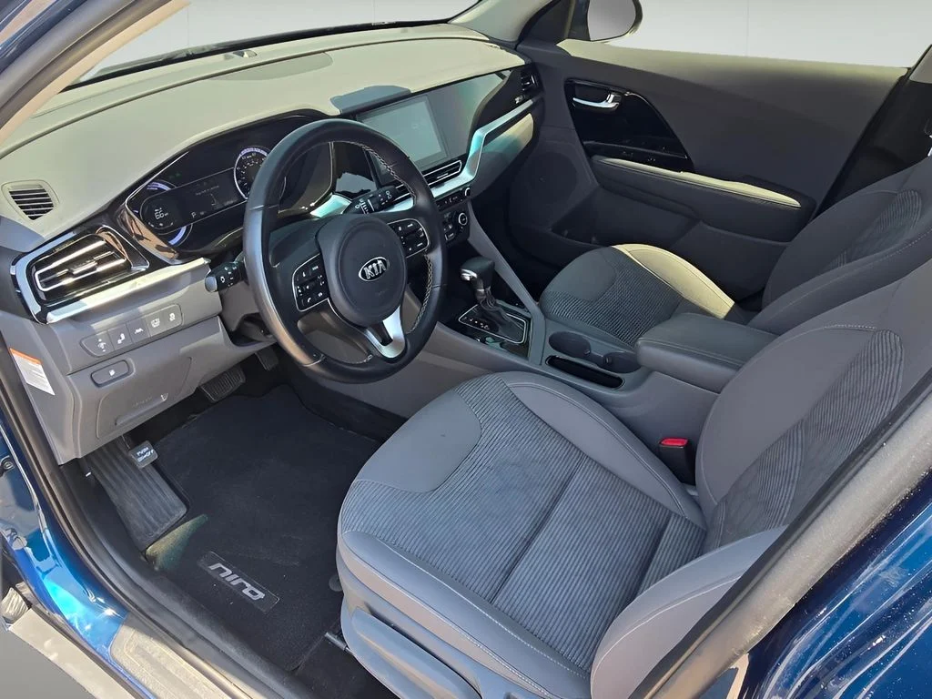 Used 2021 Deep Cerulean Kia LXS image 22