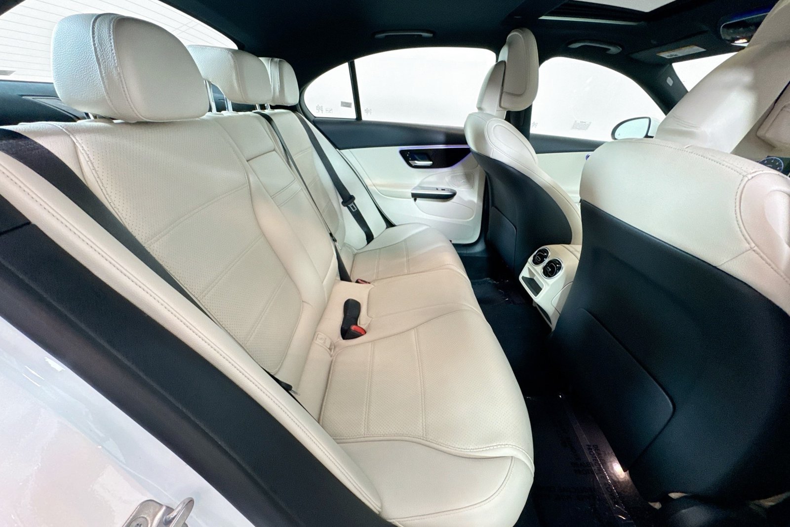 Used 2024 Polar White Mercedes-Benz C 300 image 26