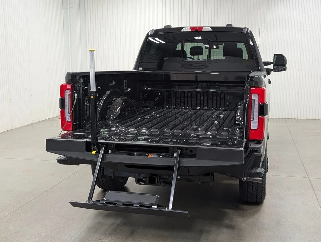 New 2026 Agate Black Metallic Ford F-250® Platinum® image 29
