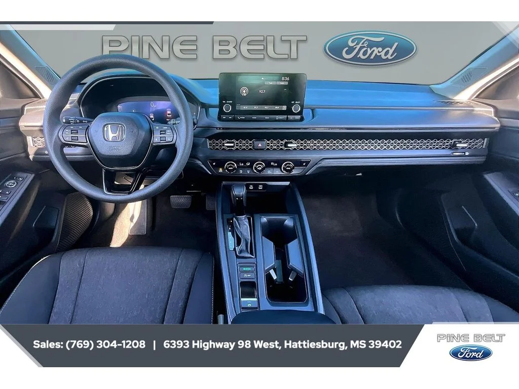 Used 2025 Solar Silver Metallic Honda SE image 13