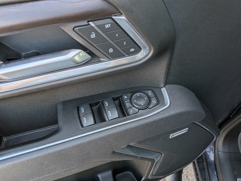 Used 2025 Titanium Rush Metallic GMC SLT image 18