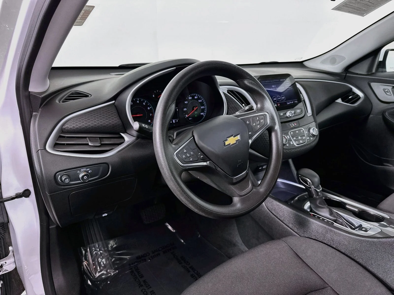 Used 2023 Summit White Chevrolet LT image 10