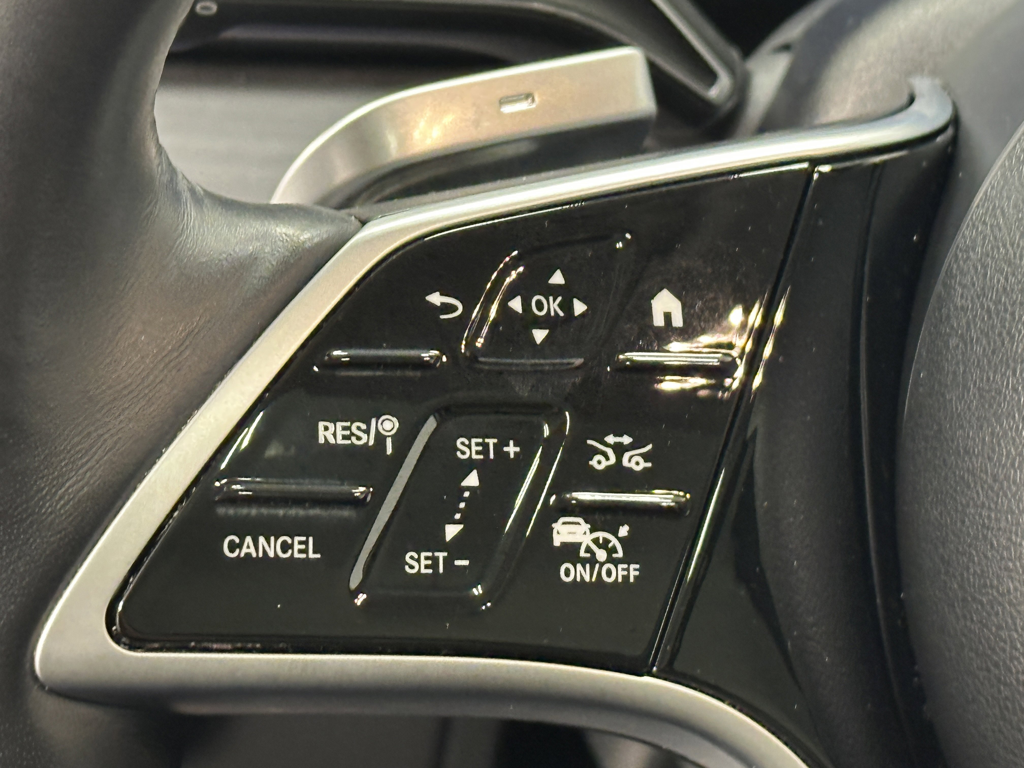 Certified Used 2024 Gray Mercedes-Benz GLS 450 image 30
