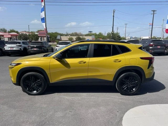 Used 2025 Yellow Chevrolet ACTIV image 4