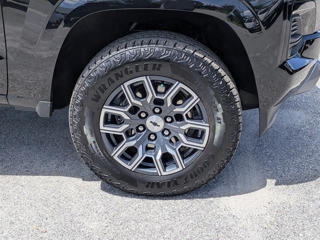 2025 Chevrolet Colorado Z71 - Photo 10