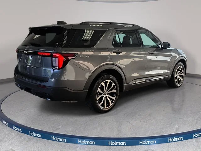 Used 2025 Gray Ford ST-Line image 6