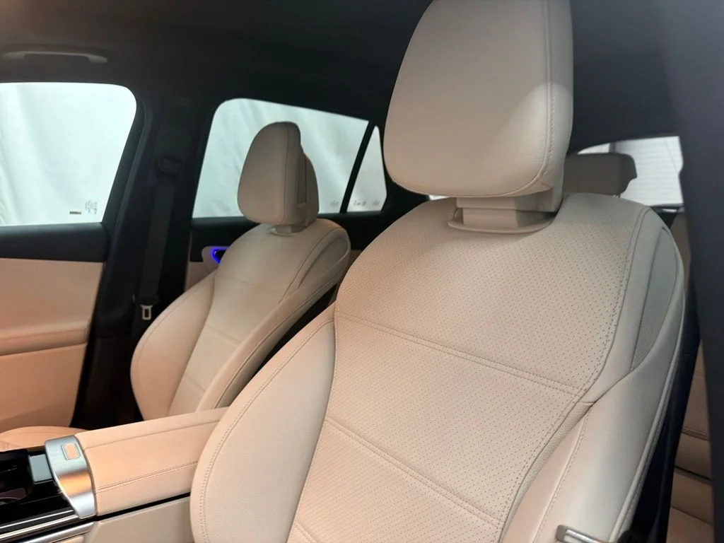New 2027 Gray Mercedes-Benz GLC 300 image 13