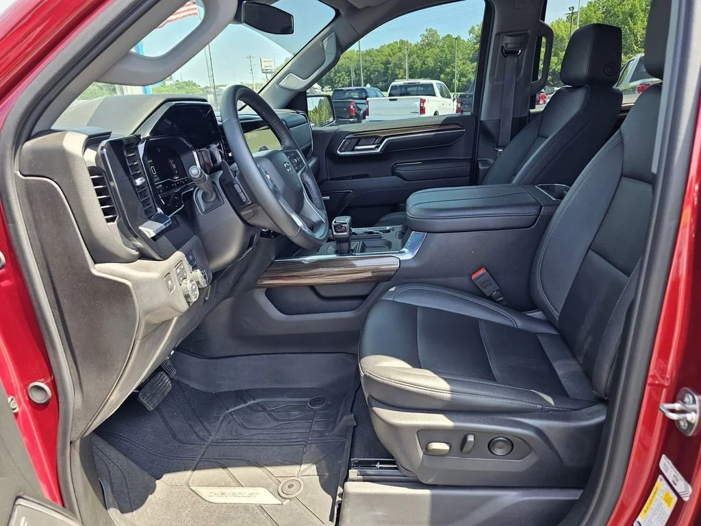 Used 2024 Radiant Red Tintcoat Chevrolet RST image 17