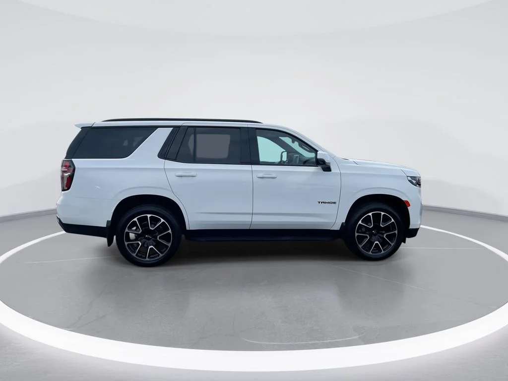 Used 2023 White Chevrolet RST image 9