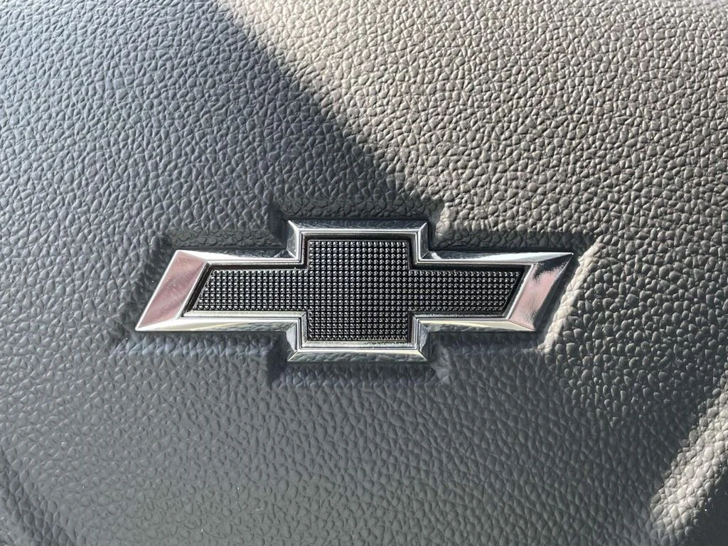 New 2026 Mosaic Black Metallic Chevrolet LT image 28
