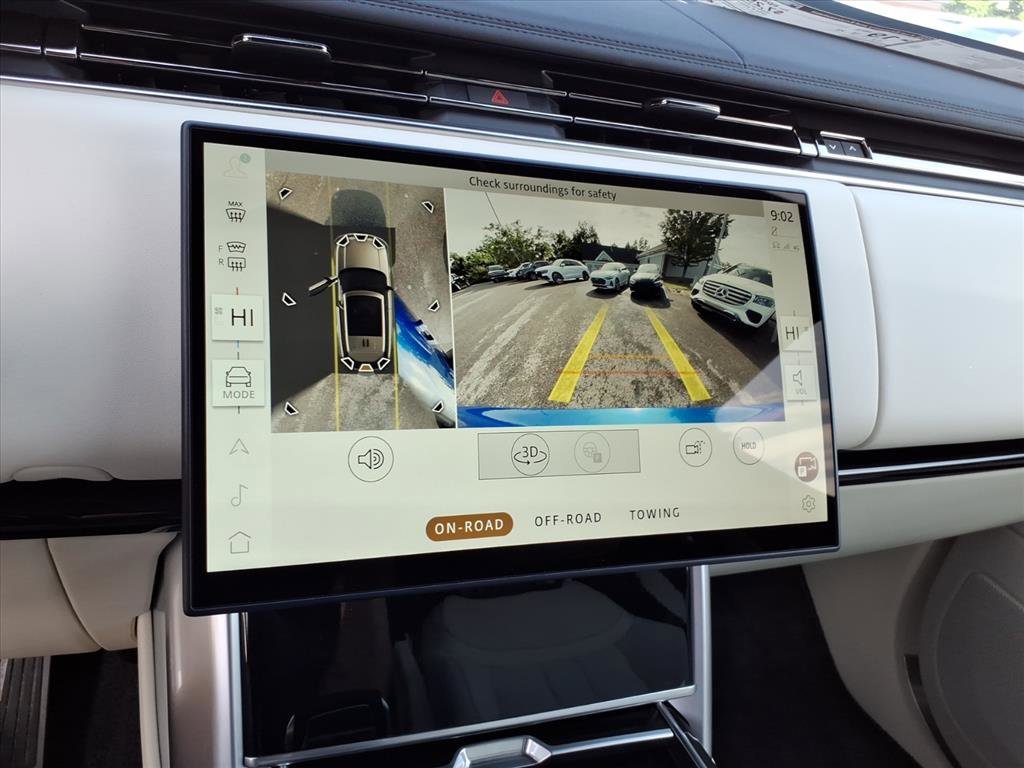 Used 2025 Velocity Blue SV Bespoke Ultra Gloss Land Rover SE image 20