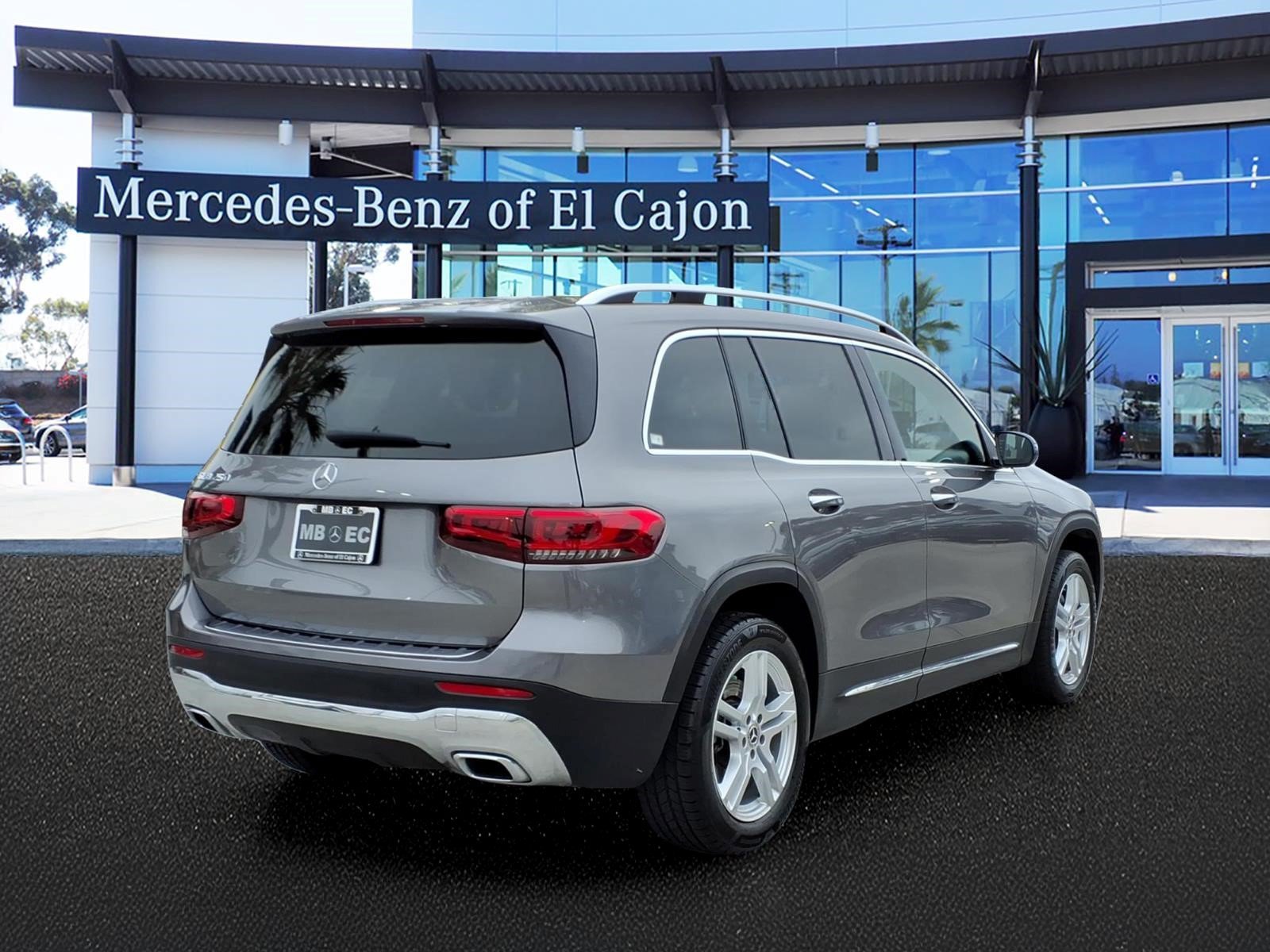 Used 2020 Mountain Gray Metallic Mercedes-Benz GLB250W image 3