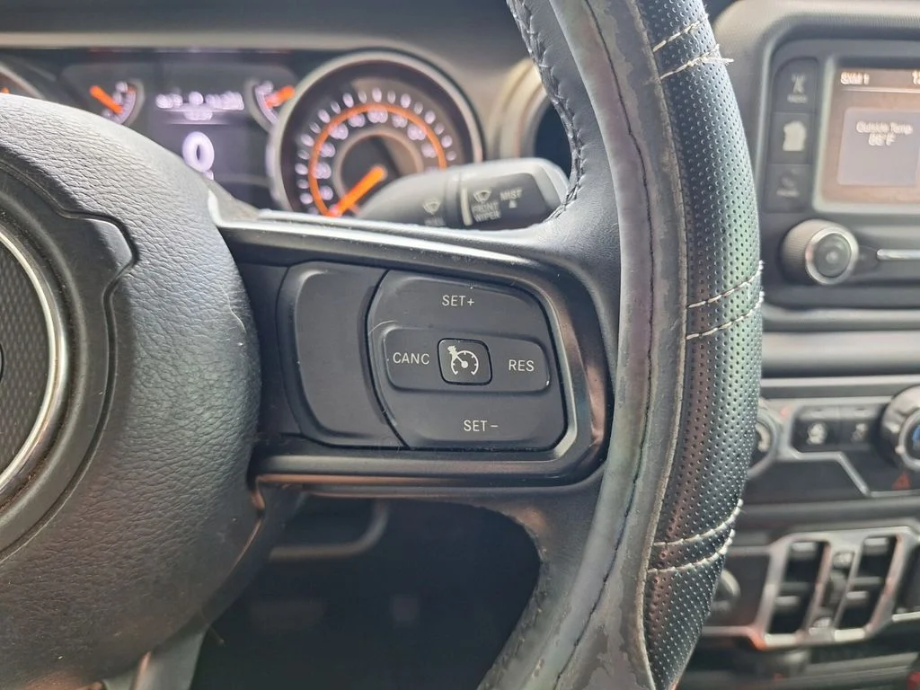 Used 2018 White Jeep Unlimited Sport S image 17