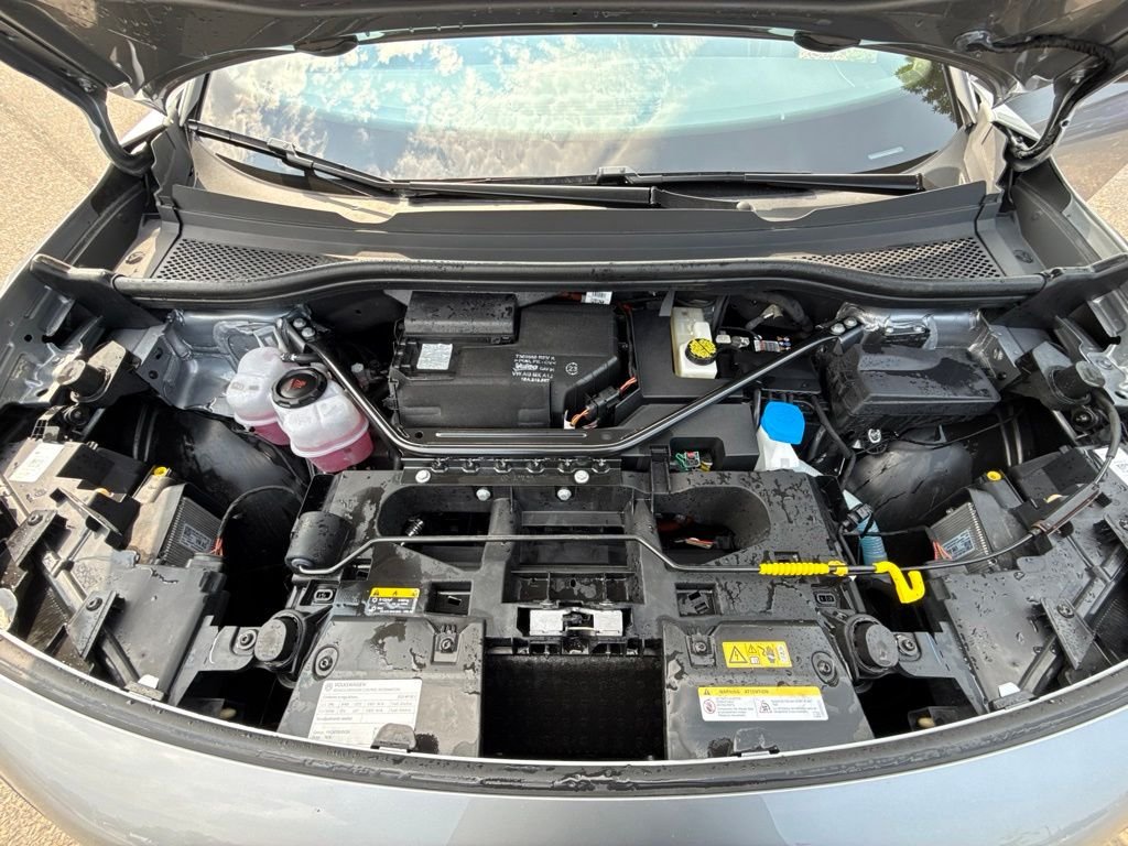 Certified Used 2023 Silver Mist Metallic Volkswagen Pro S image 27