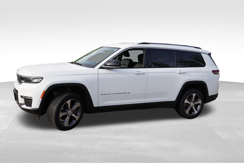 Used 2023 Bright White Clearcoat Jeep Limited image 12