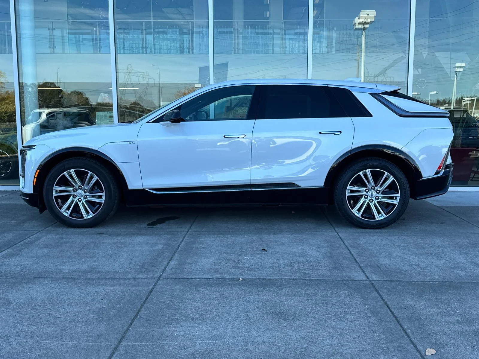 Used 2024 Crystal White Tricoat Cadillac Tech image 7