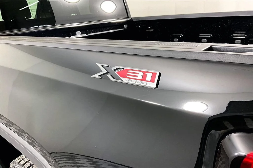 New 2026 Onyx Black GMC Pro image 9
