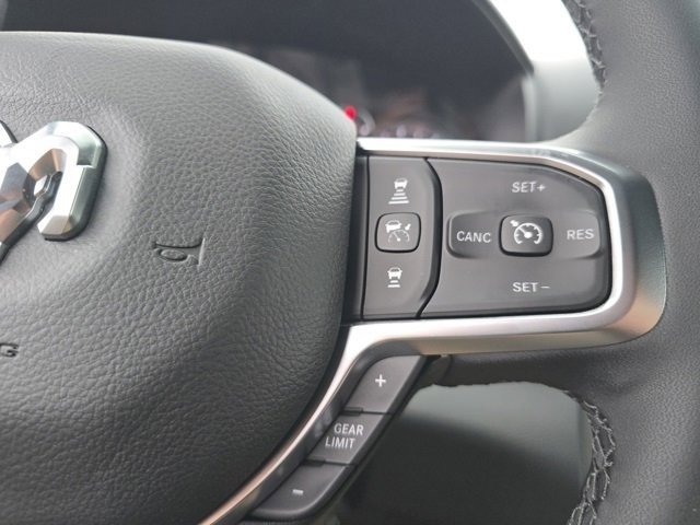 New 2026 Diamond Black Crystal Pearl-Coat Exterior Paint RAM Big Horn/Lone Star image 11