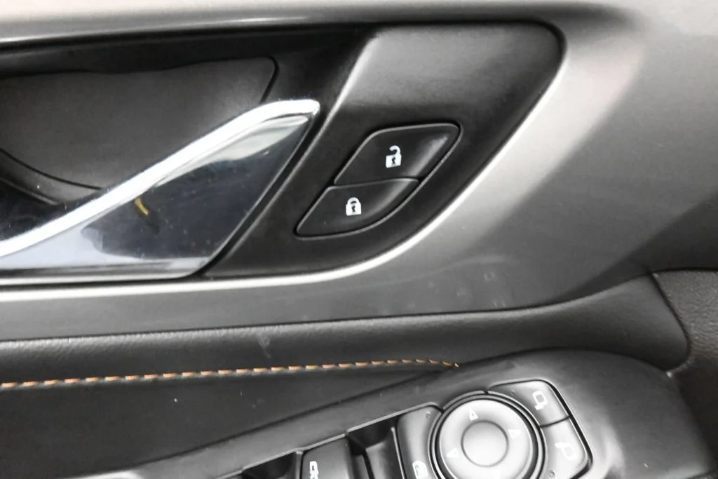 Used 2021 Mosaic Black Metallic Chevrolet RS image 14