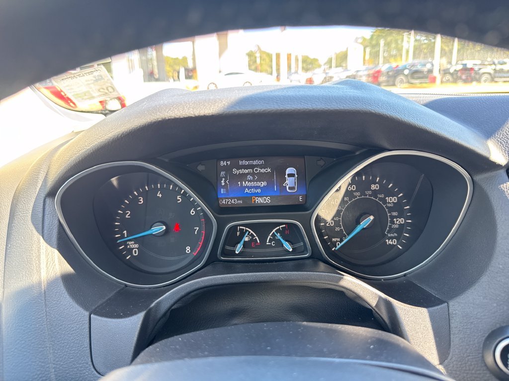Used 2016  Ford Titanium image 21