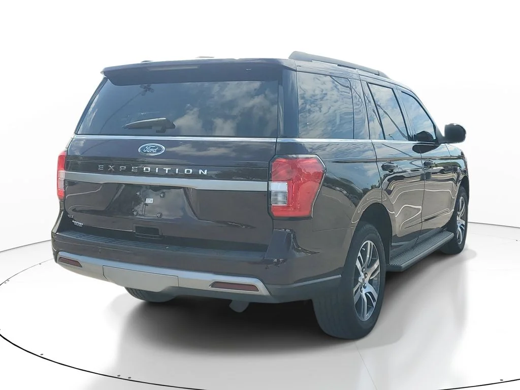 Used 2024 Red Ford XLT image 4