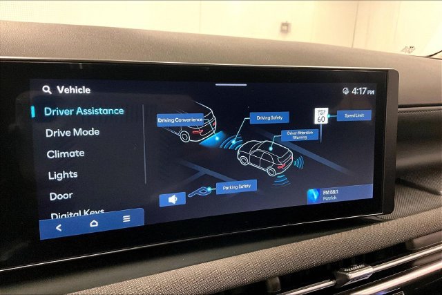 Used 2025 Serenity White Pearl Hyundai SEL Convenience image 36