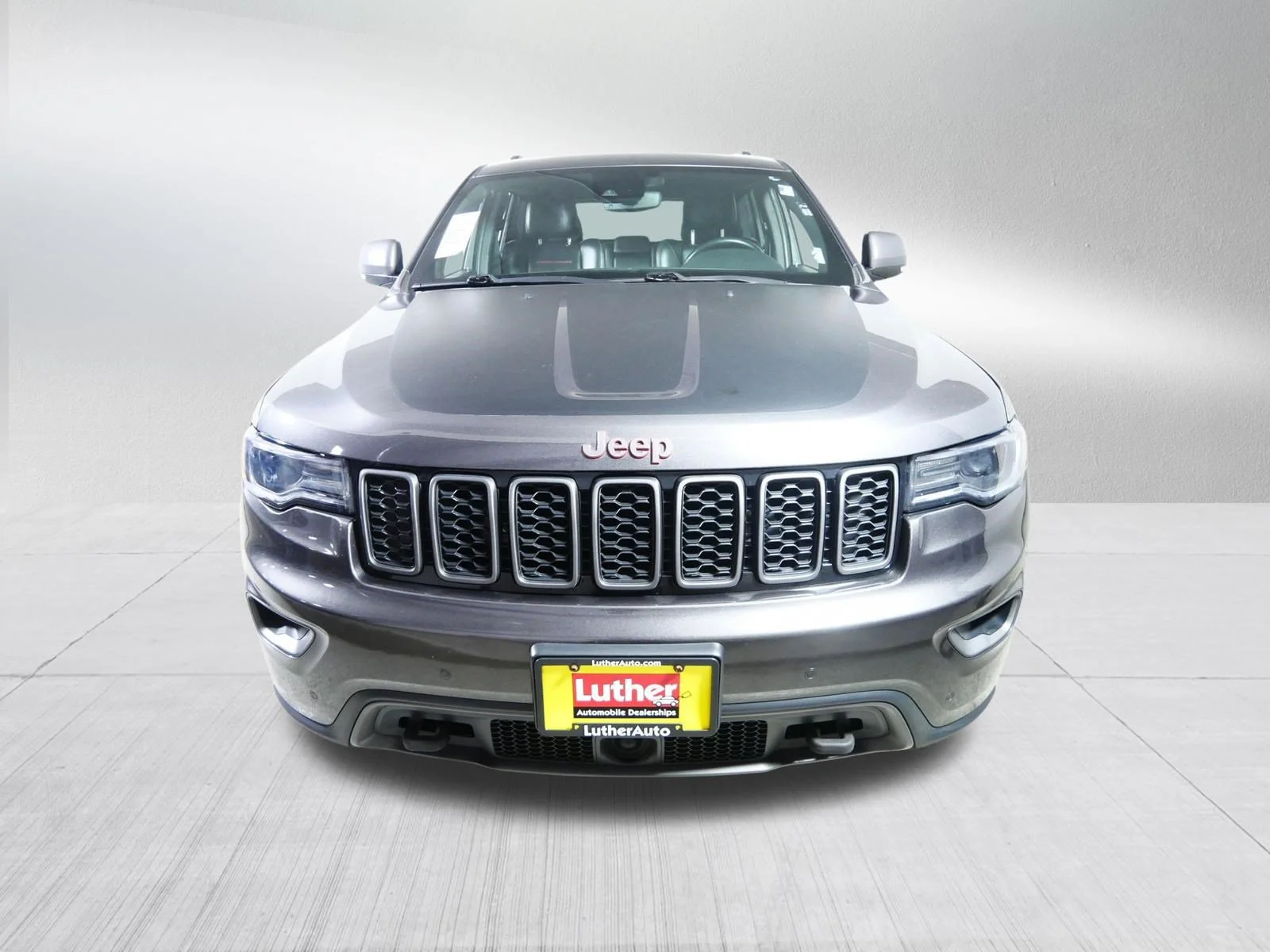 Used 2018 Granite Crystal Metallic Clearcoat Jeep Trailhawk image 2