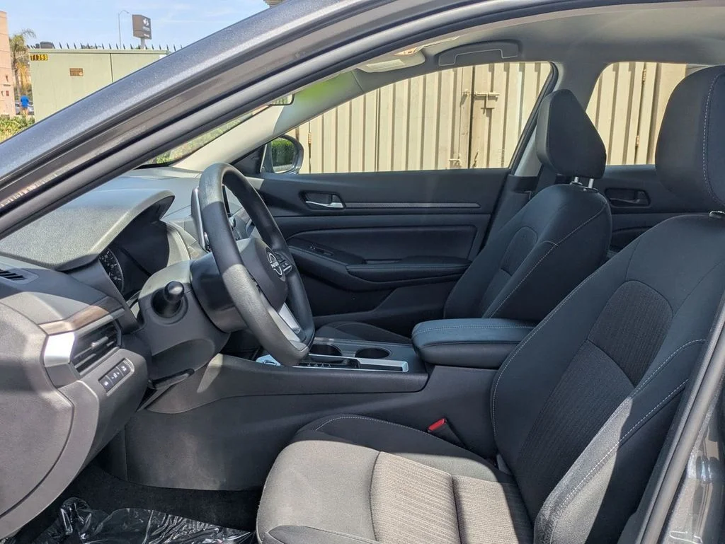 Used 2025 Gray Nissan 2.5 SV image 13