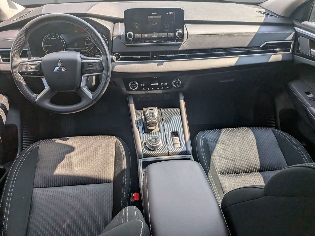 Used 2024  Mitsubishi ES image 14