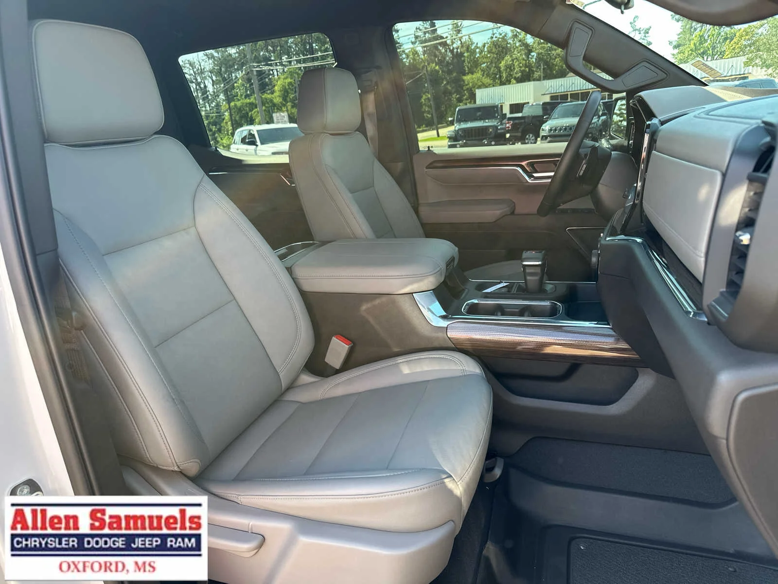 Used 2024 Summit White Chevrolet RST image 48