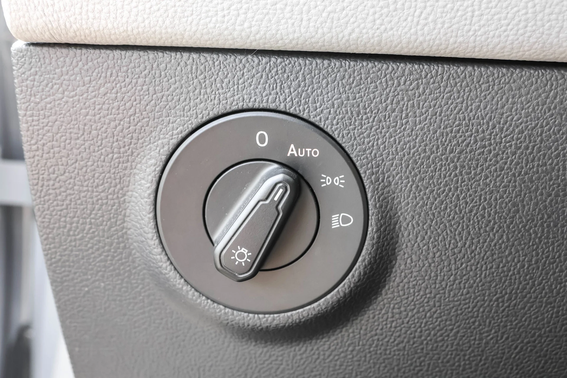 2023 Volkswagen Taos SE - Photo 25