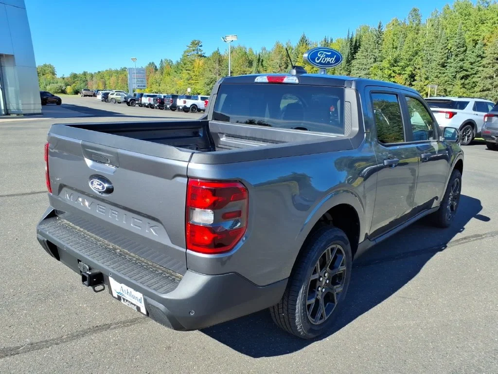 New 2026 Carbonized Gray Metallic Ford XLT image 7
