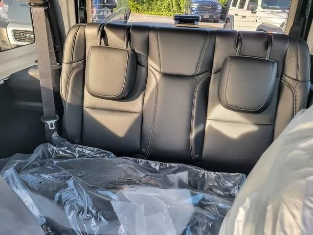 New 2026 Bright White Clear-Coat Exterior Paint Jeep Sport S image 9