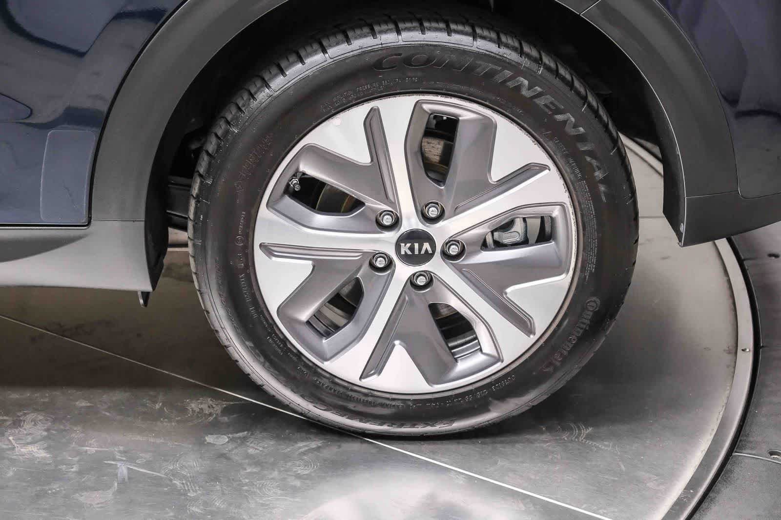 Used 2020 Gravity Blue Kia EX image 9