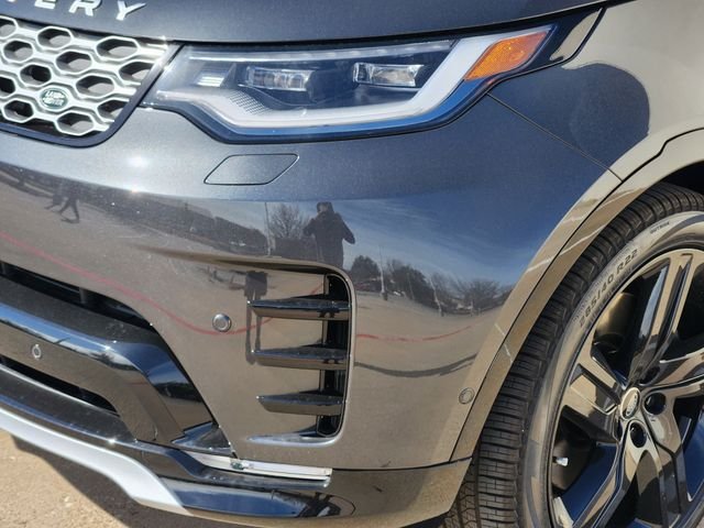 2026 Land Rover Discovery 5