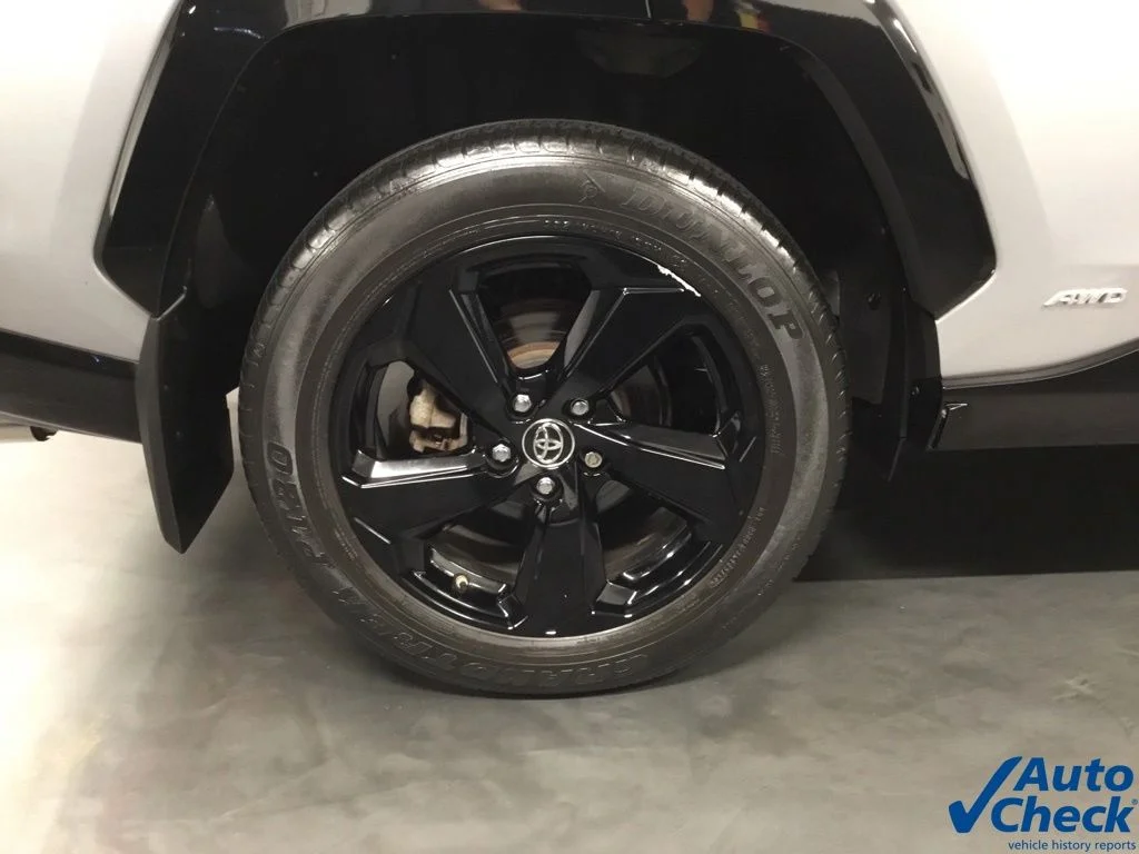 Used 2019 Silver Toyota XSE image 21