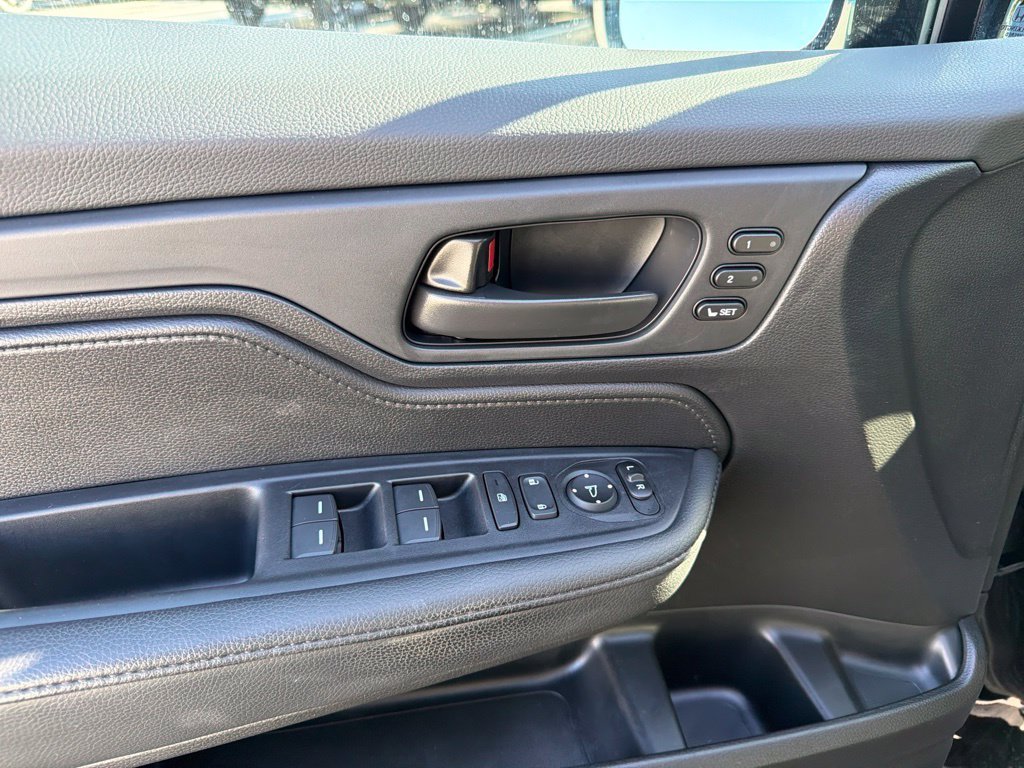 2025 Honda Odyssey Sport L - Photo 28