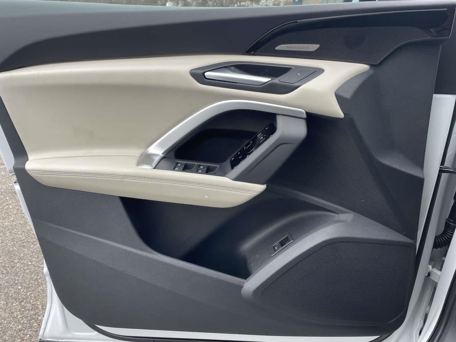 New 2025 Glacier White Metallic Audi Premium Plus image 30