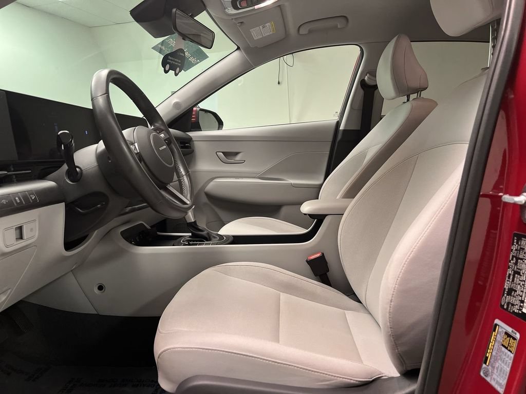 2025 Hyundai Kona SEL - Photo 11