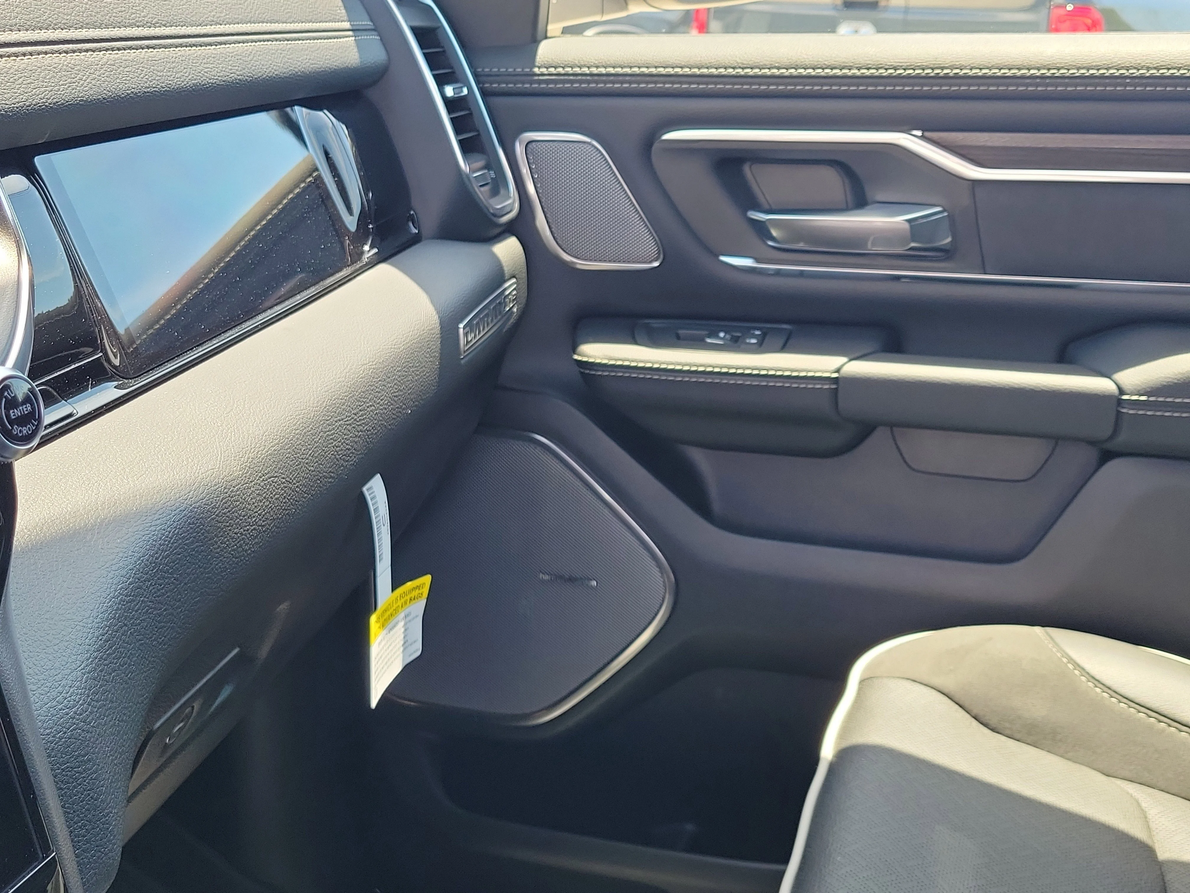 2026 RAM 1500 Laramie - Photo 21