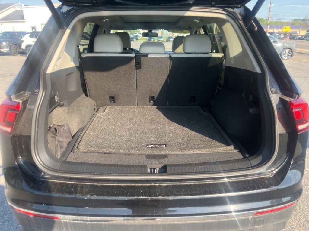 Used 2018 Black Volkswagen 2.0T SEL image 14
