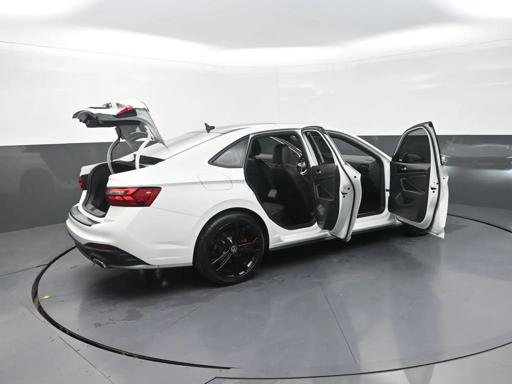 Used 2022  Volkswagen 2.0T Autobahn image 38