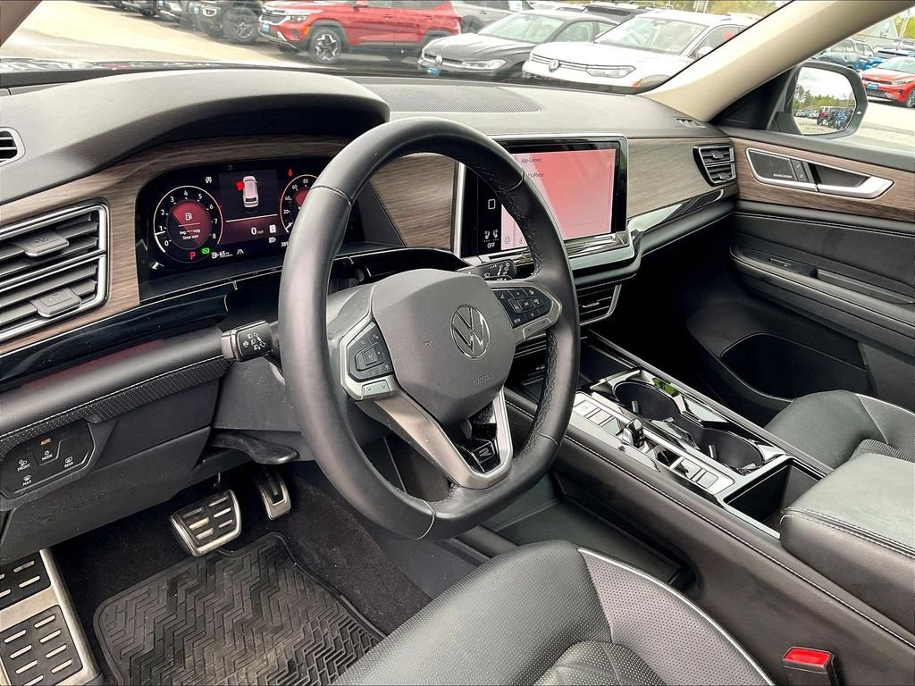 Used 2024 Silver Mist Metallic Volkswagen 2.0T SEL Premium R-Line image 8