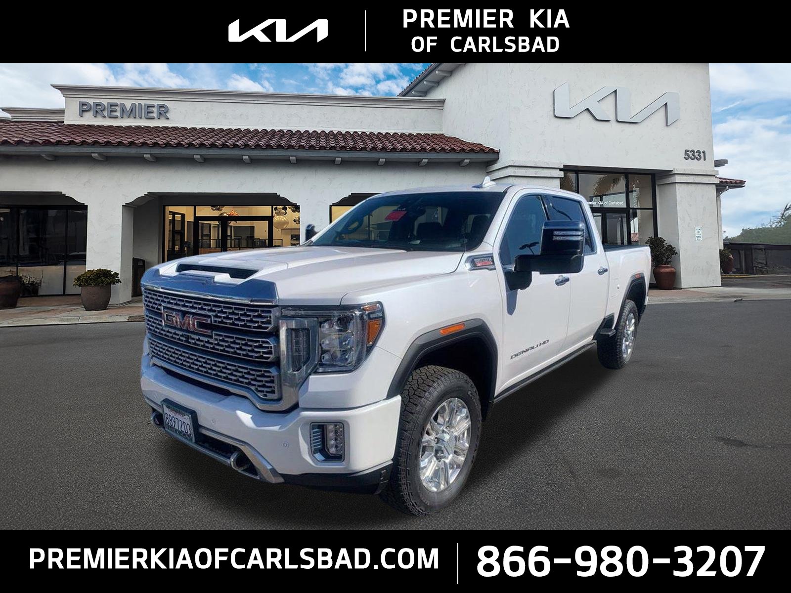 Used 2021 White GMC Denali image 1