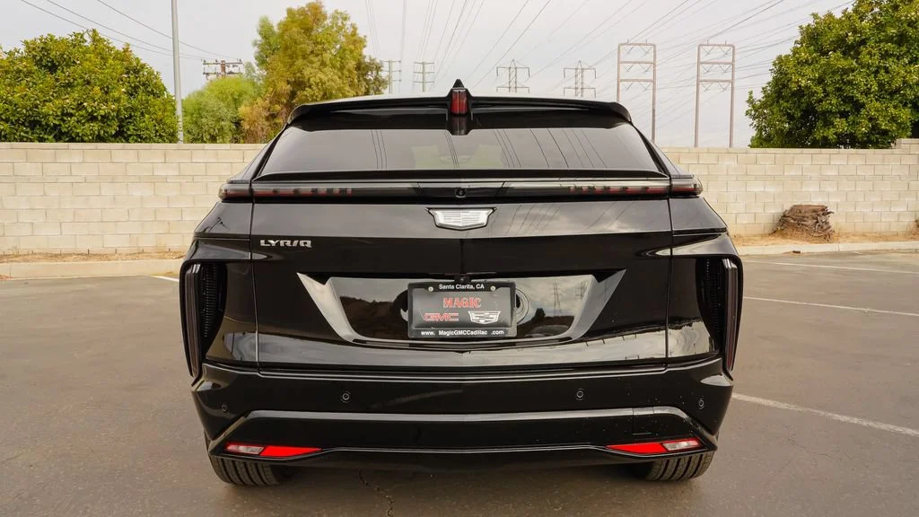 2027 Cadillac LYRIQ Premium Sport - Photo 8