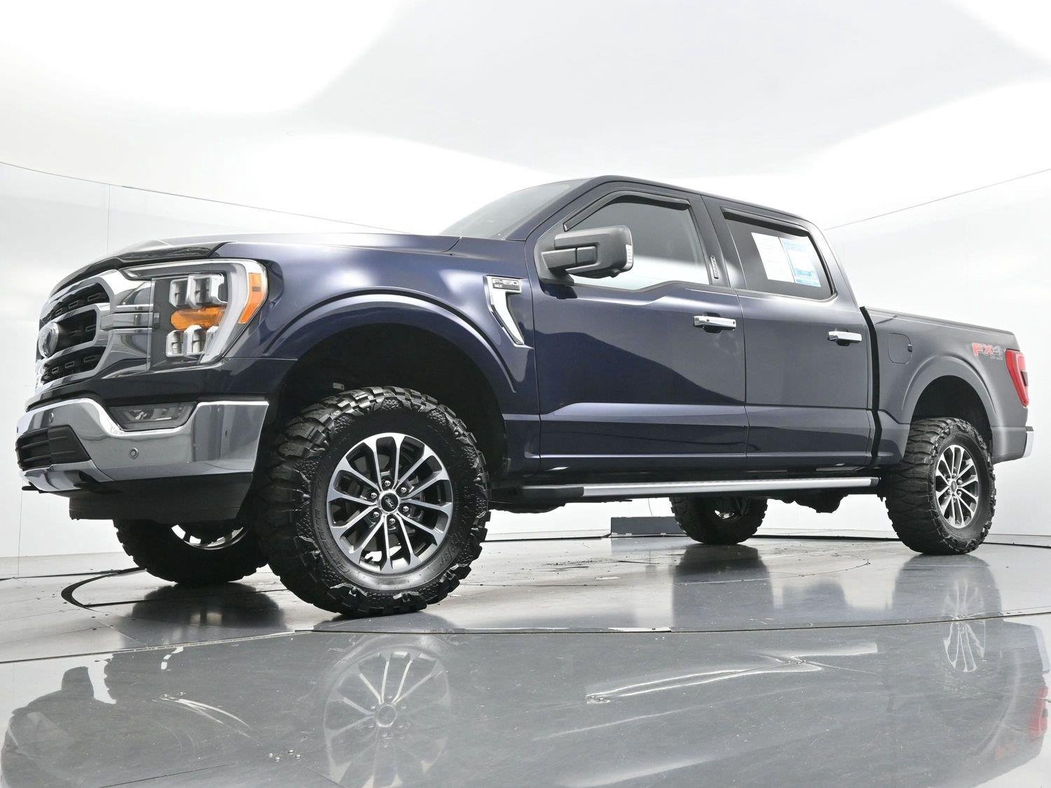 Used 2022 Antimatter Blue Ford XLT image 44