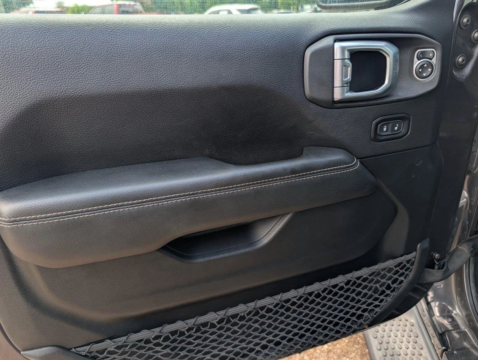 Used 2020 Granite Crystal Metallic Clearcoat Jeep North Edition image 21
