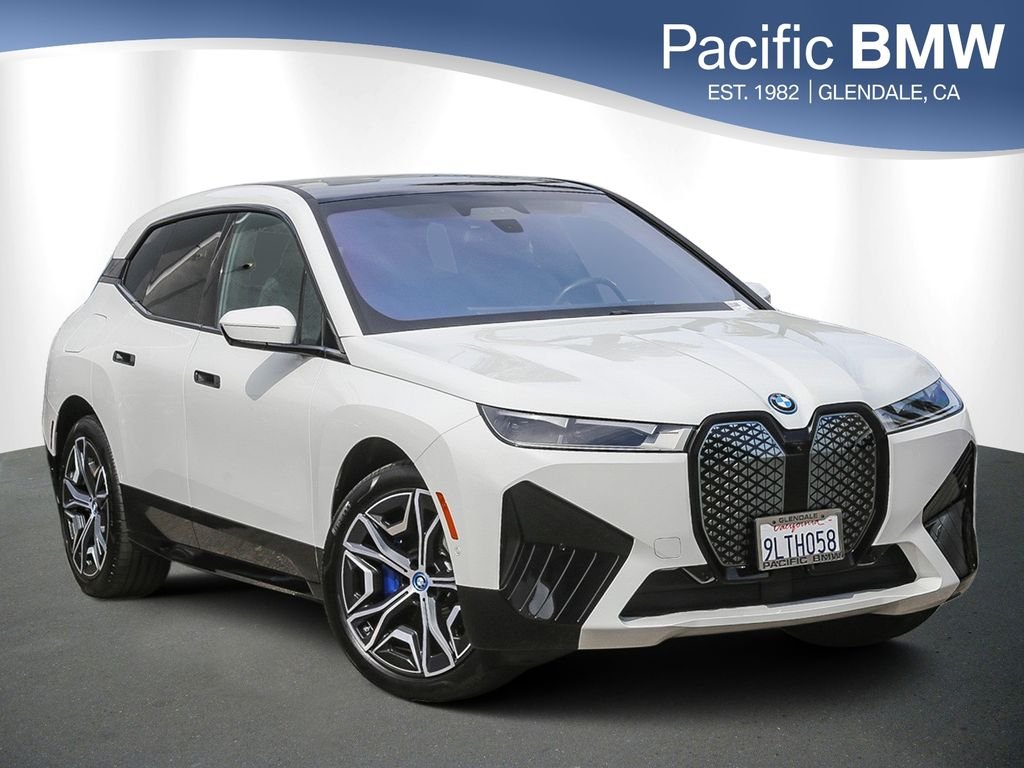 2025 BMW iX xDrive50's photo