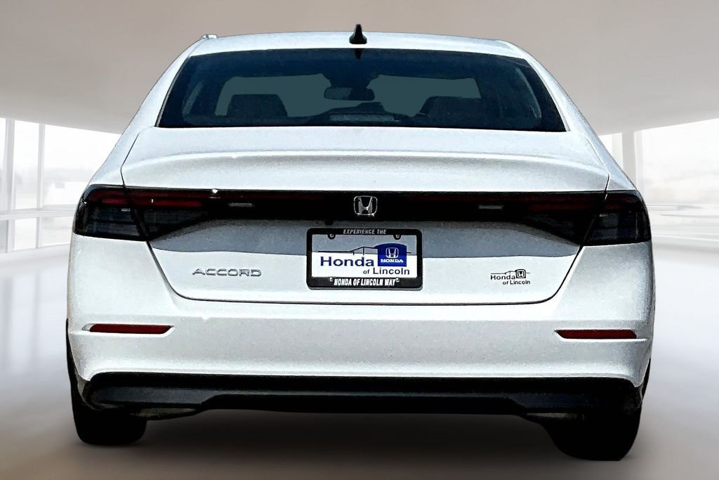 New 2026 Platinum White Pearl Honda SE image 4